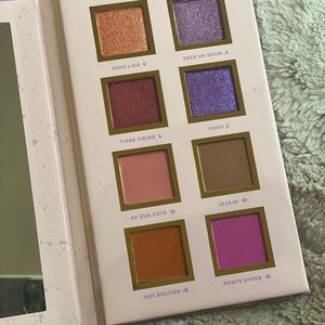 Alamar Spanglish Eyeshadow Palette